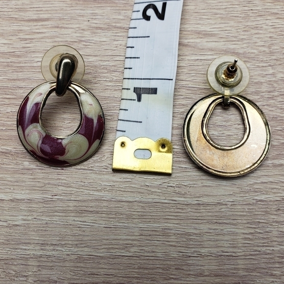 Vintage Goldtone Enamel Earrings - Picture 4 of 5